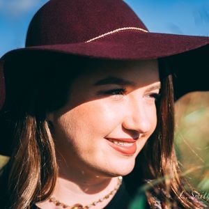 Meet your Posher, Makenzie